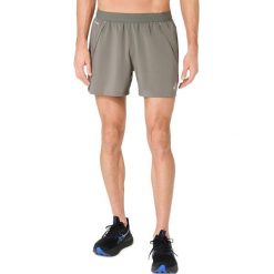 Spodenki sportowe męskie Road 5IN Short. Szare krótkie spodenki sportowe męskie Asics, m, bez wzorów, z materiału, do biegania. Za 209.99 zł.