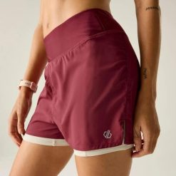 Damskie szorty 2 w 1 Dare 2B Nimble. Czerwone szorty damskie Dare 2b, bez wzorów. Za 188.50 zł.