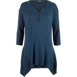 Shirt z dłuższymi bokami i kołnierzykiem "henley" bonprix ciemnoniebieski. Bluzki damskie bonprix. Za 37.99 zł.