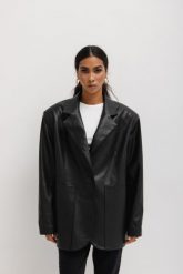 Marynarka oversize z eko skóry w kolorze CZARNYM - HARLEY LEATHER. Czarne żakiety damskie Marsala, l, bez wzorów, z elastanu, eleganckie. Za 439.90 zł.