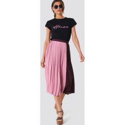 Trendyol Spódnica midi w dwóch kolorach - Pink. Spódnice damskie marki Trendyol. Za 141.95 zł.