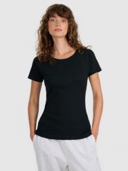 4F T-shirt regular z prążkowanej dzianiny damski - czarny M. Czarne koszulki sportowe damskie 4f, m, bez wzorów, z bawełny, klasyczne, bez kołnierzyka. W wyprzedaży za 39.99 zł.