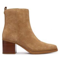 Botki MICHAEL Michael Kors. Brązowe botki damskie MICHAEL Michael Kors, bez obcasa, na słupku, bez zapięcia. Za 789.99 zł.