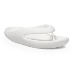 Japonki Crocs Mellow Recovery. Białe skarpety damskie Crocs, bez wzorów. Za 109.99 zł.