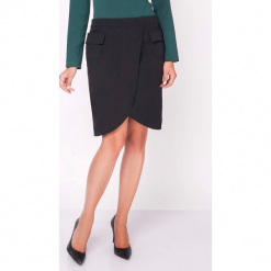 Spódnica w kolorze czarnym. Czarne spódnice damskie Moda w jesiennych kolorach. W wyprzedaży za 59.95 zł.