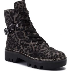 Trapery GUESS - Domain FL7DOM SUP10 LEOPA. Kozaki damskie Guess. Za 689.00 zł.