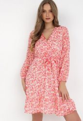 Różowa Sukienka Asootis. Czerwone sukienki damskie Born2be, m, bez wzorów, z materiału, bez kołnierzyka, bez ramiączek, mini, kopertowe. Za 109.99 zł.