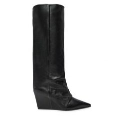 Kozaki Vic Matié. Czarne kozaki damskie Vic Matié, bez obcasa, na koturnie. Za 2,399.00 zł.