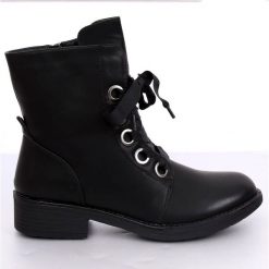 Botki sznurowane workery czarne ZX2805 Black. Czarne botki damskie ButyModne, ze skóry ekologicznej, klasyczne, bez obcasa, na płaskiej podeszwie, bez zapięcia. W wyprzedaży za 99.00 zł.