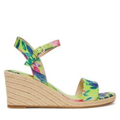 Espadryle Tamaris. Zielone sandały damskie Tamaris, bez wzorów, bez obcasa, bez zapięcia. Za 149.99 zł.
