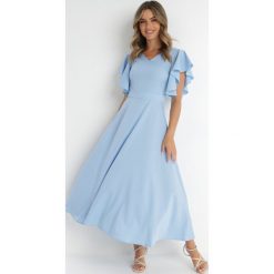 Niebieska Rozkloszowana Sukienka Zdobiona Falbanami Emilienne. Niebieskie sukienki damskie Born2be, na co dzień, s, z aplikacjami, z jeansu, eleganckie, bez kołnierzyka, bez ramiączek, maxi, proste. Za 109.99 zł.