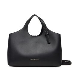 Torebka Tommy Hilfiger. Czarne torebki do ręki damskie Tommy Hilfiger, bez wzorów, klasyczne, bez dodatków. Za 649.99 zł.