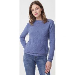 Niebieski Sweter Evolutive. Niebieskie swetry damskie Born2be, l, bez wzorów, z jeansu, klasyczne, bez kołnierzyka, bez ramiączek, długie, bez kaptura. Za 59.99 zł.