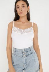 Biały Top Bawełniany Thelameia. Białe bluzki damskie Born2be, l, bez wzorów, z bawełny, bez kołnierzyka, bez ramiączek. Za 19.99 zł.