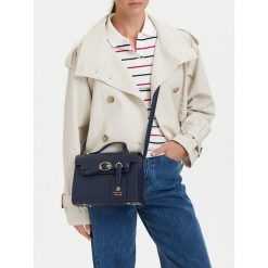 Torebka Beverly Hills Polo Club. Niebieskie torebki do ręki damskie Beverly Hills Polo Club, bez wzorów, klasyczne, bez dodatków. Za 199.99 zł.