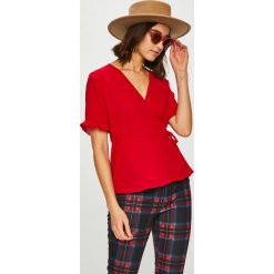 Trendyol - Top. Czerwone topy damskie Trendyol, z poliesteru, z krótkim rękawem. Za 79.90 zł.