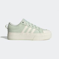 Buty do chodzenia damskie ADIDAS Bravada platform. Obuwie sportowe damskie Adidas, bez wzorów, z kauczuku, trekkingowe. W wyprzedaży za 169.99 zł.