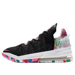 Buty koszykarskie męskie Nike Lebron Xviii. Białe buty sportowe męskie Nike, z materiału, bez zapięcia, do koszykówki. Za 1,109.00 zł.