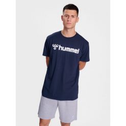 Koszulka Hummel Go 2.0 Logo. Niebieskie koszulki sportowe męskie Hummel, bez wzorów, bez kołnierzyka, bez ramiączek, do piłki nożnej. Za 133.50 zł.