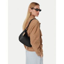 Torebka Furla. Czarne torebki do ręki damskie Furla, bez wzorów, klasyczne, bez dodatków. Za 1,259.00 zł.