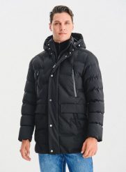 PAKO LORENTE – Czarna kurtka męska na zimę. Czarne płaszcze męskie Pako Lorente, na zimę, m, bez wzorów, z poliamidu, z kapturem. Za 499.99 zł.