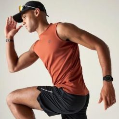 Męski szybkoschnący top Agile. Brązowe koszulki sportowe męskie Dare 2b, m, bez wzorów, z materiału, bez kołnierzyka, bez ramiączek, do biegania. Za 149.99 zł.