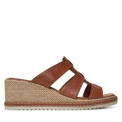 Espadryle Tamaris. Brązowe sandały damskie Tamaris, bez wzorów, bez obcasa, bez zapięcia. Za 259.99 zł.