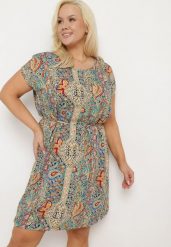 Zielono-Beżowa Wiskozowa Sukienka w Stylu Boho o Pudełkowym Kroju z Materiałowym Paskiem Neteri. Zielone sukienki damskie Born2be, na co dzień, xl, bez wzorów, z materiału, boho, bez kołnierzyka, bez ramiączek, midi. Za 39.99 zł.