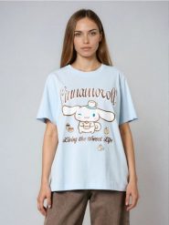 Bawełniana koszulka z krótkim rękawem Cinnamoroll - błękitny. Niebieskie t-shirty damskie Sinsay, l, bez wzorów, z bawełny, bez kołnierzyka. Za 29.99 zł.