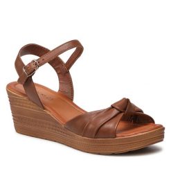 Czółenka Lasocki. Czarne czółenka damskie Lasocki, bez wzorów, bez obcasa, bez zapięcia. Za 199.99 zł.