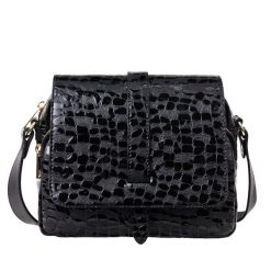 Torebka damska z efektem kropli czarna Canaletto złote wykończenia TD690s258. Czarne torebki do ręki damskie bez wzorów, bez dodatków. Za 399.00 zł.