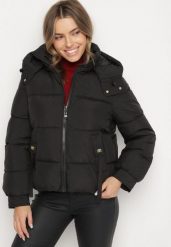 Czarna Pikowana Kurtka Puffer z Kapturem z Możliwością Odpięcia Galanea. Czarne kurtki sportowe damskie Born2be, l, bez wzorów, z jeansu, z kapturem. Za 169.99 zł.