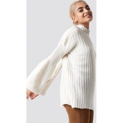 Trendyol Sweter z bufiastym rękawem - Offwhite. Szare swetry damskie Trendyol, z dzianiny. Za 100.95 zł.