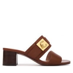 Klapki Coccinelle. Brązowe klapki damskie Coccinelle, bez wzorów, bez obcasa. Za 949.99 zł.