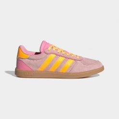 Sneakersy damskie ADIDAS Breaknet Sleek. Brązowe obuwie sportowe damskie Adidas, bez wzorów, z kauczuku, trekkingowe. Za 199.99 zł.