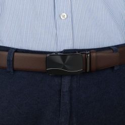 Pasek męski skórzany 3,5 cm klamra automatyczna Beltimore brązowy 53-562 : Kolory - brązowy, beżowy, Rozmiar pasków - r.115-130 cm. Brązowe paski damskie bez wzorów, ze skóry, wizytowe. Za 64.99 zł.
