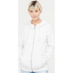 Gładka bluza z kapturem - Biały. Bluzy damskie marki Cropp. Za 79.99 zł.