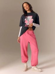 T-shirt loosez nadrukiem damski 4F 4FRSS26TTSHF3699. Czarne t-shirty damskie 4f, s, bez wzorów, z bawełny, klasyczne, bez kołnierzyka. Za 57.99 zł.