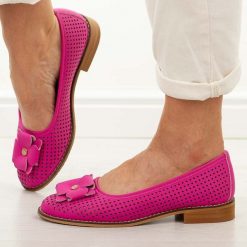 Fuksja ażurowe skórzane baleriny damskie Cambell 19416. Czerwone baleriny damskie Cambell, na lato, z aplikacjami, z jeansu, eleganckie, bez obcasa, na obcasie. Za 229.00 zł.