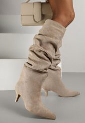 Ciemnobeżowe Kozaki na Kaczuszce z Marszczoną Cholewką Alavitte. Brązowe kozaki damskie Renee, bez obcasa, na obcasie. Za 179.99 zł.