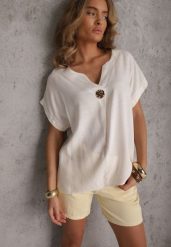 Biała Bluzka z Lnem i Wiskozą o Nietoperzowym Kroju z Krótkim Rękawem Herira. Białe bluzki damskie Renee, l, z aplikacjami, z bawełny, casualowe, bez kołnierzyka, bez ramiączek. Za 69.99 zł.