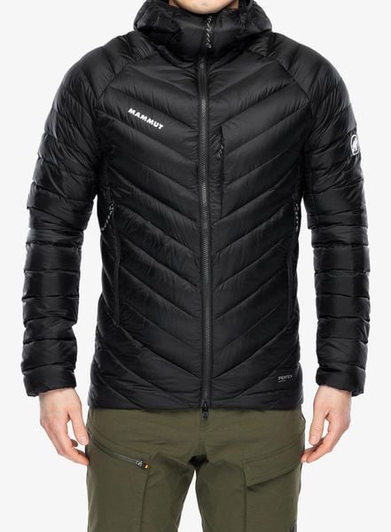 Kurtka puchowa Mammut Broad Peak IN Hooded Jacket. Czarne kurtki męskie Mammut, na zimę, m, bez wzorów, z materiału, bez kaptura. Za 1,696.60 zł.