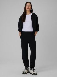 4F Spodnie dresowe z modalem joggery damskie - czarne XS. Czarne spodnie dresowe damskie 4f, xs, bez wzorów, z dresówki. Za 189.99 zł.