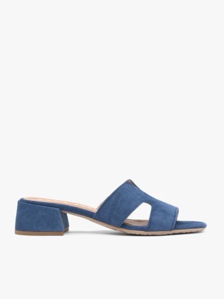 Granatowe klapki H na obcasie. Niebieskie klapki damskie Ryłko, bez wzorów, ze skóry, eleganckie, bez obcasa, na obcasie. Za 329.99 zł.