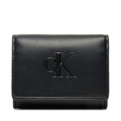 Portfel Calvin Klein. Czarne portfele damskie Calvin Klein, bez wzorów. Za 149.99 zł.