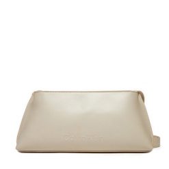 Torebka Calvin Klein. Torebki do ręki damskie Calvin Klein, bez wzorów, klasyczne, bez dodatków. Za 299.99 zł.