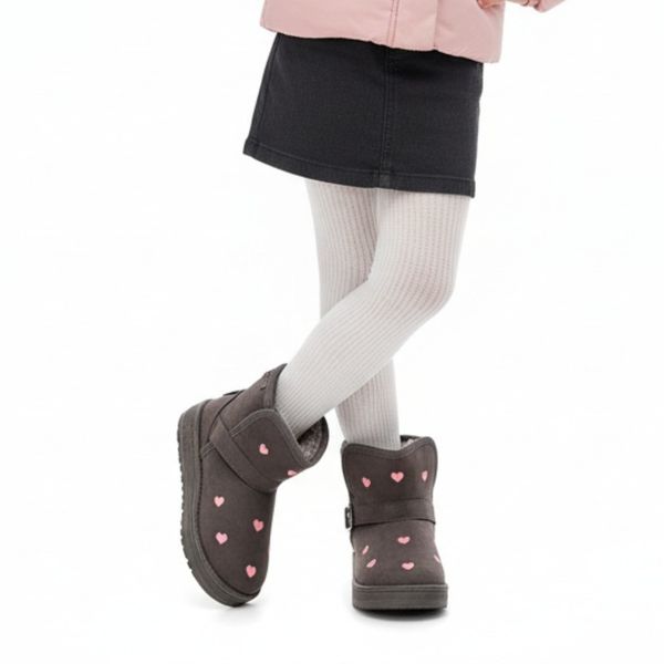 Śniegowce damskie Big Star, cholewka z materiału o matowym wykończeniu z nadrukiem serc i zapięciem na rzep miękka wkładka z ociepleniem oraz gruba j. Szare śniegowce dziewczęce Big Star, z syntetyku, eleganckie, bez zapięcia. Za 105.00 zł.