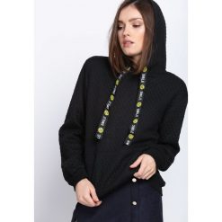 Czarna Bluza Behind Me. Czarne bluzy damskie Born2be. Za 39.99 zł.