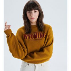 Bluza o krótkim kroju oversize - Bordowy. Bluzy damskie marki Cropp. Za 69.99 zł.