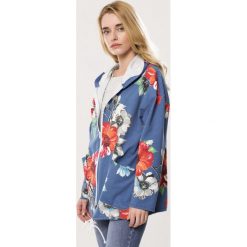 Niebieska Bluza Contractility. Bluzy damskie Born2be. Za 29.99 zł.